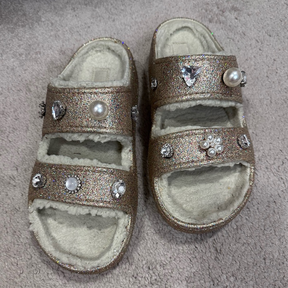 Crocs Cozy Glitter Sandals platform Womens M8 W10-Gold Glitter w/Charms